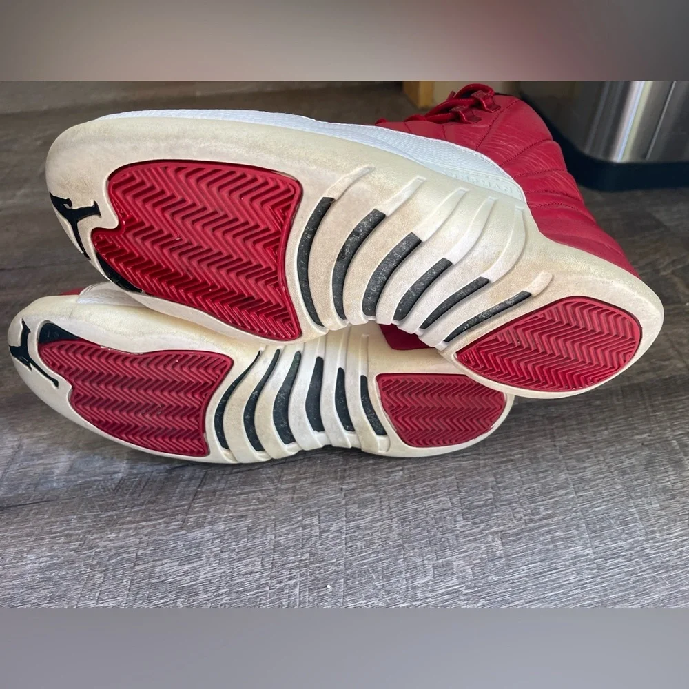 ❤️❤️❤️Michael Jordan 12 Leather Gym Red.  Size 9. 2016